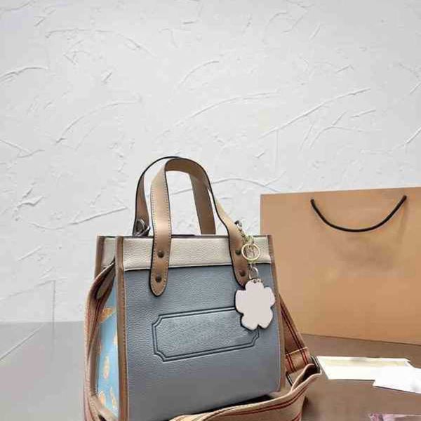 totes square hand messenger bag crossbody wallet for women brand designer shoulder clutch strap fashion single purses 220528
totes square hand messenger bag crossbody wallet for women brand designer shoulder clutch strap fashion single purses 220528