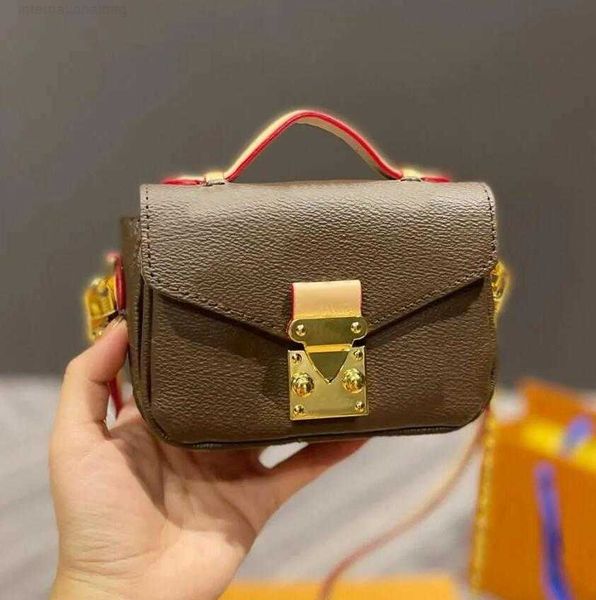 micro metis chain shoulder bag designer womens mini handbag clasp crossbody flap monograms empreinte embossed messenger leather pochette pur
micro metis chain shoulder bag designer womens mini handbag clasp crossbody flap monograms empreinte embossed messenger leather pochette pur