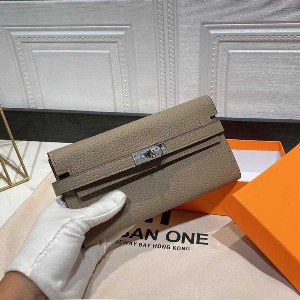fashion temperament leather handbag for women 2023 new large capacity mobile phone soft leather long wallet
fashion temperament leather handbag for women 2023 new large capacity mobile phone soft leather long wallet