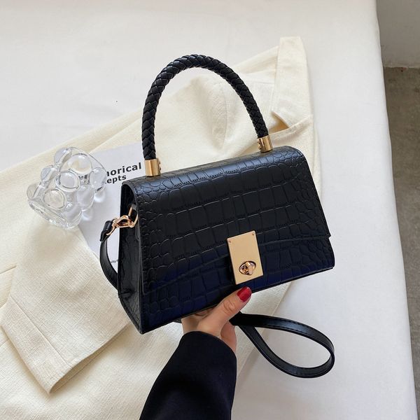 evening bags women bag pu leather handbags zipper small lady shoulder knitting hand casual tote crossbody stone indentation 230410
evening bags women bag pu leather handbags zipper small lady shoulder knitting hand casual tote crossbody stone indentation 230410