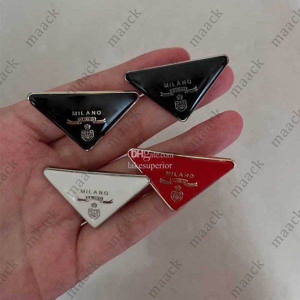 metal triangle letter brooch women men letters brooches suit lapel pin fashion jewelry m230410, Gray
metal triangle letter brooch women men letters brooches suit lapel pin fashion jewelry m230410, Gray