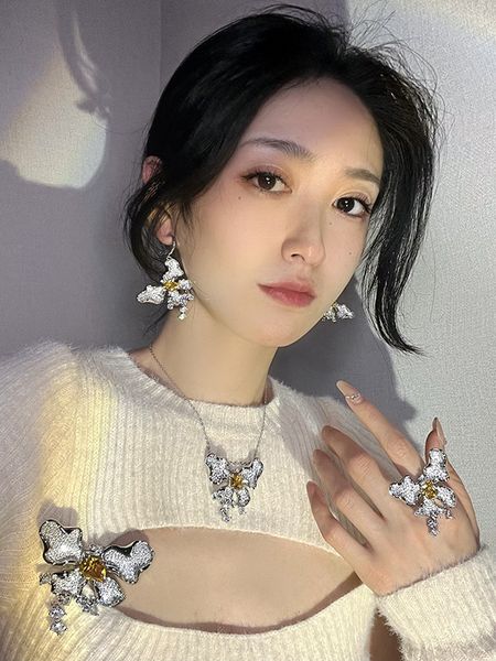 butterfly diamond jewelry sets 925 sterling silver wedding rings earrings necklace for women men party engagement jewelry gift
butterfly diamond jewelry sets 925 sterling silver wedding rings earrings necklace for women men party engagement jewelry gift