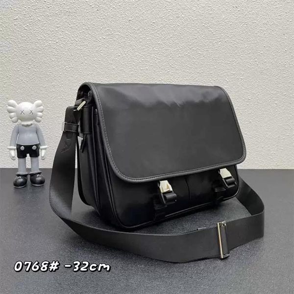2023 messenger bags nylon material designer bag fashion buckle flap bag men's letter logo wallet leisure large capacity tote wholesale, Black;red
2023 messenger bags nylon material designer bag fashion buckle flap bag men's letter logo wallet leisure large capacity tote wholesale, Black;red