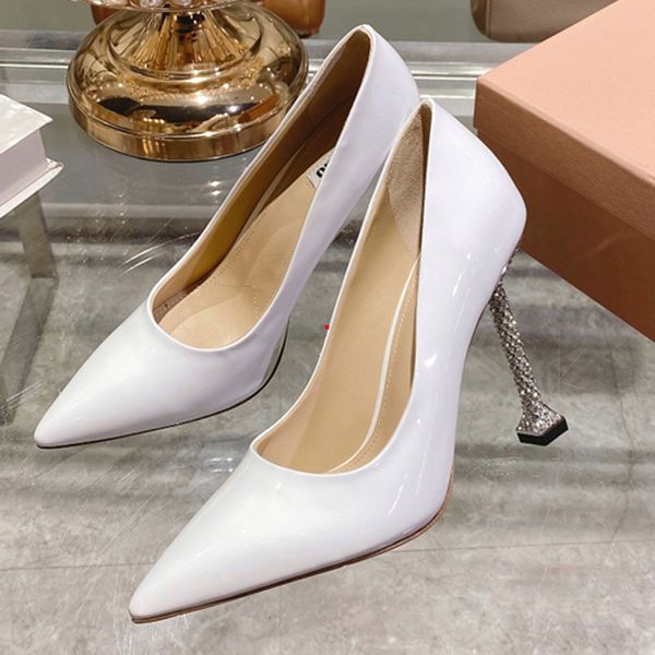 2023 fashion designer high heels dress shoes sandals women luxury glitter rivets triple black white patent leather suede party womens weddin
2023 fashion designer high heels dress shoes sandals women luxury glitter rivets triple black white patent leather suede party womens weddin