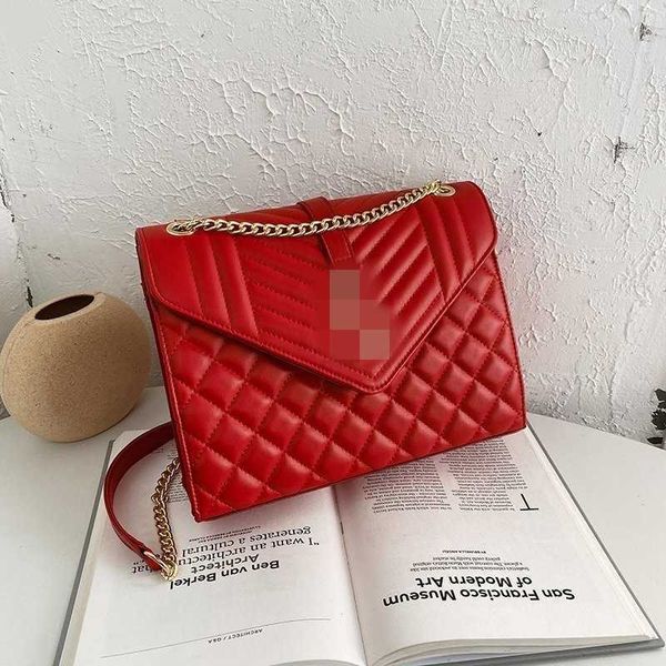 women's bag 2023 spring new one shoulder fashion lingge embroidery thread chain small square temperament high grade crossbody
women's bag 2023 spring new one shoulder fashion lingge embroidery thread chain small square temperament high grade crossbody
