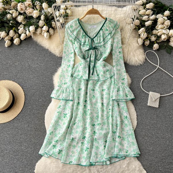 2023 spring new palace style dress fashionable v-neck ruffle edge long sleeve fragmented flower fairy slim mid length dress, Black;gray
2023 spring new palace style dress fashionable v-neck ruffle edge long sleeve fragmented flower fairy slim mid length dress, Black;gray