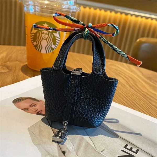 apple airpods earphone protection case vegetable basket wireless bluetooth bag pendant female, Silver
apple airpods earphone protection case vegetable basket wireless bluetooth bag pendant female, Silver