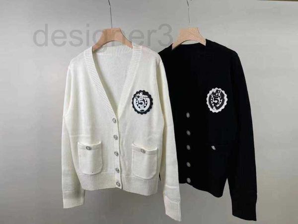 women's sweaters designer cashmere cardigan chic 2023 early spring new black and white fashion college style knitted cardigan mbsq, White;black
women's sweaters designer cashmere cardigan chic 2023 early spring new black and white fashion college style knitted cardigan mbsq, White;black