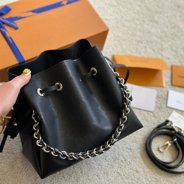 designer bag the tote bag bucket bags vogue brief versatile senior solid chain leather high end brand
designer bag the tote bag bucket bags vogue brief versatile senior solid chain leather high end brand