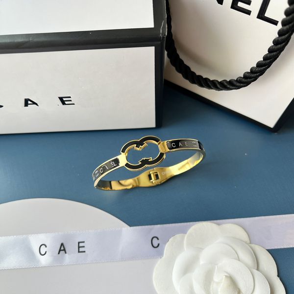 designer 18k gold bangle bracelet luxury brand cuff bracelet 925 silver gift spring love jewelry 2023 new design celtic women's bracele, Black
designer 18k gold bangle bracelet luxury brand cuff bracelet 925 silver gift spring love jewelry 2023 new design celtic women's bracele, Black