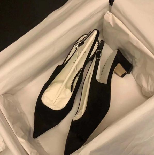 2023 summer square head t sandals good quality designer sandals size 35-40 beef stripe special material strip, Black
2023 summer square head t sandals good quality designer sandals size 35-40 beef stripe special material strip, Black