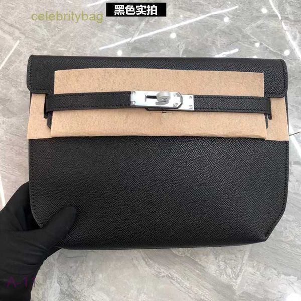 designer kellies handbags hemres poor 2023 new bag fashion one shoulder oblique cross handle palm pattern lock buckle casual leather small s
designer kellies handbags hemres poor 2023 new bag fashion one shoulder oblique cross handle palm pattern lock buckle casual leather small s