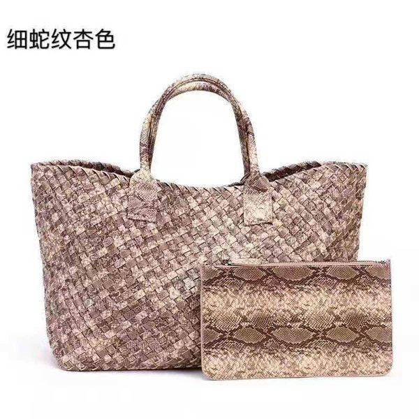 beach bags women's designer bag commuter woven snake embossed electro-optic handmade shopping bag versatile new handbag 230318
beach bags women's designer bag commuter woven snake embossed electro-optic handmade shopping bag versatile new handbag 230318