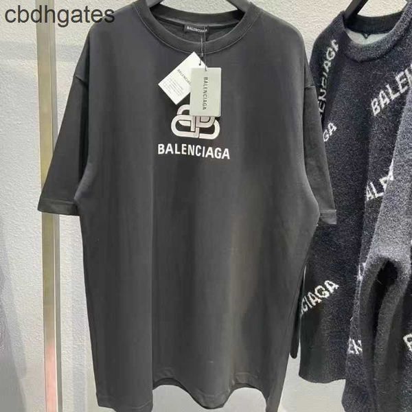fashion button t 23 classic shirts high paris 2023 brand t-shirt mens summer couple fashion lock balencg tee letter print loose cotton short, White;black
fashion button t 23 classic shirts high paris 2023 brand t-shirt mens summer couple fashion lock balencg tee letter print loose cotton short, White;black
