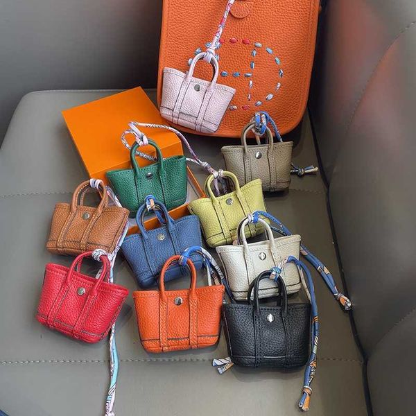mini garden bag pendant cute earphone genuine leather lipstick car key chain vegetable basket, Silver
mini garden bag pendant cute earphone genuine leather lipstick car key chain vegetable basket, Silver