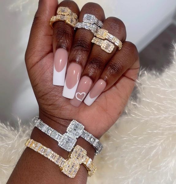 earrings necklace iced out bling women jewelry geometric square cz cluster bangle ring set 2023 5a cubic zirconia drop 230410, Silver
earrings necklace iced out bling women jewelry geometric square cz cluster bangle ring set 2023 5a cubic zirconia drop 230410, Silver