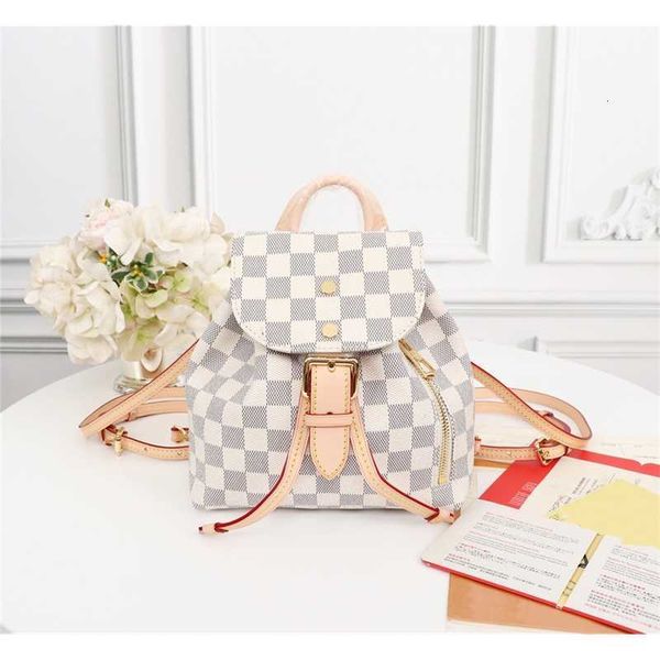 2023 new white plaid casual versatile drawstring bucket book bag travel printing backpack
2023 new white plaid casual versatile drawstring bucket book bag travel printing backpack