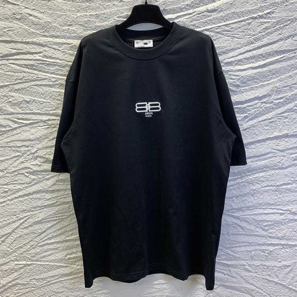 designer new women t shirt high edition 2023 summer family double embroidery mesh red loose sleeve t-shirt, White;black
designer new women t shirt high edition 2023 summer family double embroidery mesh red loose sleeve t-shirt, White;black
