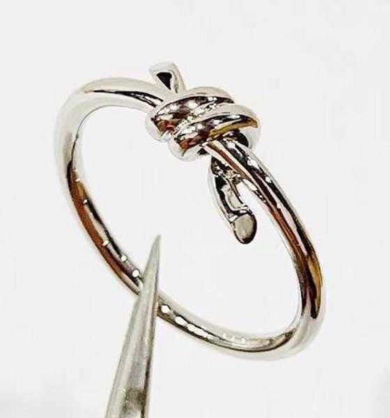 charm original design of t family kont series knot ring wrapping ring with v-gold high edition 18k plating for women, Golden
charm original design of t family kont series knot ring wrapping ring with v-gold high edition 18k plating for women, Golden