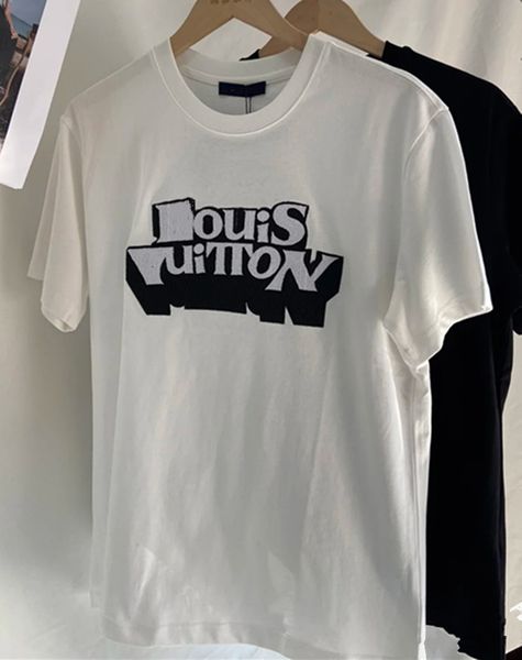2023 advanced version mens t-shirt france luxurious trendy clothing 1v letter graphic print couple fashion brand cotton round neck mens wome, White;black
2023 advanced version mens t-shirt france luxurious trendy clothing 1v letter graphic print couple fashion brand cotton round neck mens wome, White;black