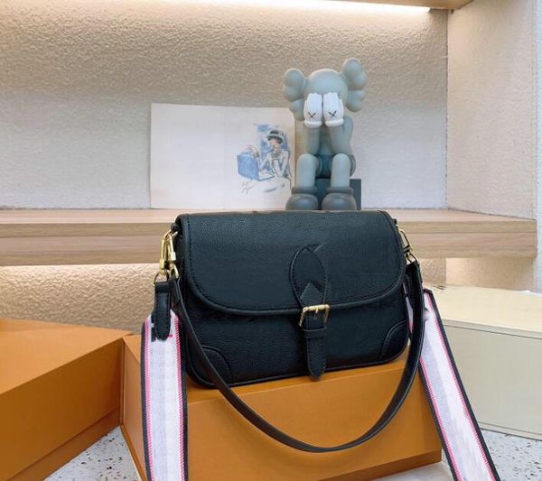 women leather shoulder bags fashion messenger bag leather handbags black embossed bag wallet purse ladies cosmetic crossbody bags
women leather shoulder bags fashion messenger bag leather handbags black embossed bag wallet purse ladies cosmetic crossbody bags