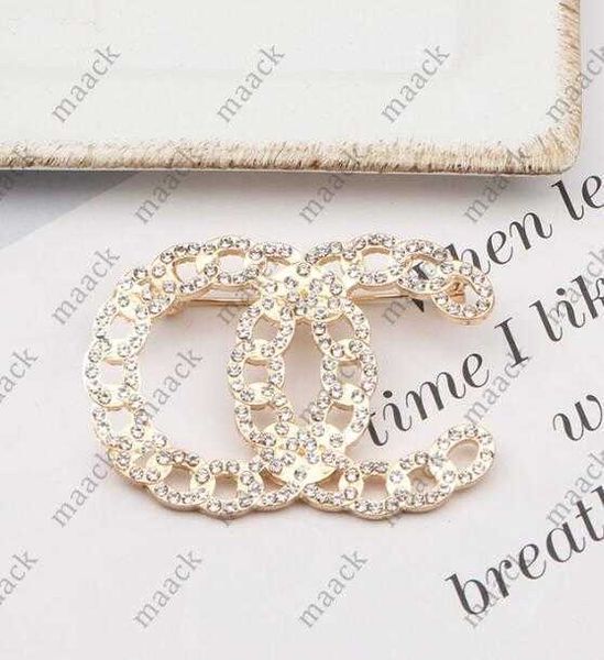 brand luxurs design brooch women crystal rhinestone letters brooches suit pin fashion jewelry clothing decoration accessories m230411, Gray
brand luxurs design brooch women crystal rhinestone letters brooches suit pin fashion jewelry clothing decoration accessories m230411, Gray