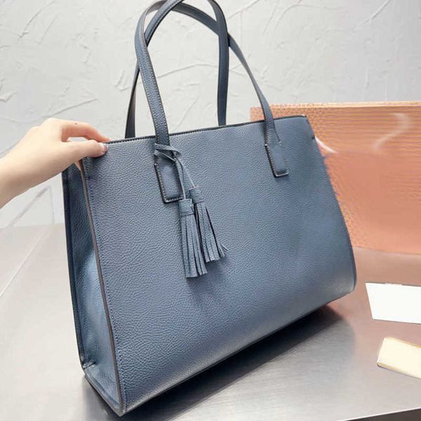 totes designer tote handbag lady luxurys handbags leather shoulder classic simple handbag women tassels tote bag 221122
totes designer tote handbag lady luxurys handbags leather shoulder classic simple handbag women tassels tote bag 221122