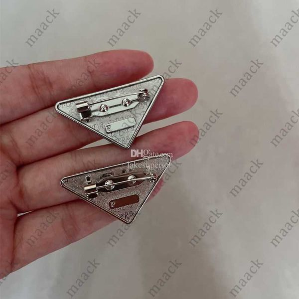 metal triangle letter brooch women men letters brooches suit lapel fashion jewelry m230410, Gray
metal triangle letter brooch women men letters brooches suit lapel fashion jewelry m230410, Gray