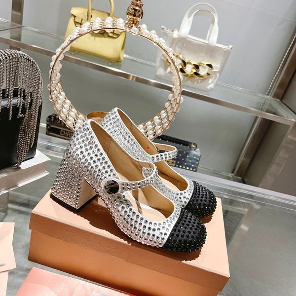 2023 fashion designer high heels dress shoes sandals women luxury glitter rivets triple black white patent leather suede party womens weddin
2023 fashion designer high heels dress shoes sandals women luxury glitter rivets triple black white patent leather suede party womens weddin