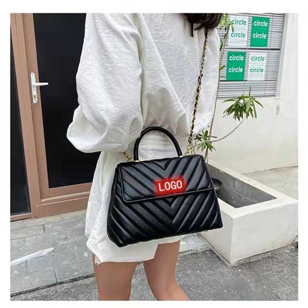 2023 new fashion fragrant handbag embroidery thread small lock buckle large capacity oblique straddle bag shoulder women
2023 new fashion fragrant handbag embroidery thread small lock buckle large capacity oblique straddle bag shoulder women