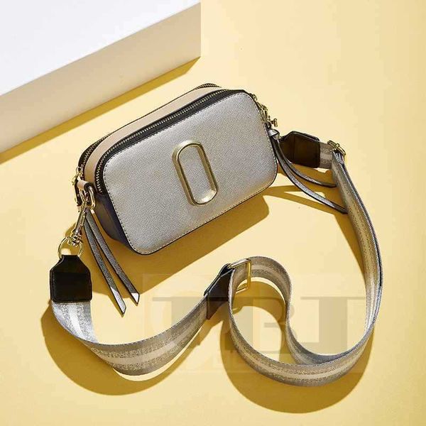 stylish women's messenger bag with dual zipper closure and multi-pocket design for everyday use
stylish women's messenger bag with dual zipper closure and multi-pocket design for everyday use