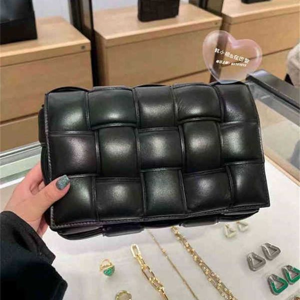 bag handbags designer purchase bottegas cassette woven pillow single shoulder messenger venetas leather zc
bag handbags designer purchase bottegas cassette woven pillow single shoulder messenger venetas leather zc