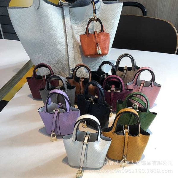 mini food basket bag pendant pu leather car key chain female creative mini bucket pendant
mini food basket bag pendant pu leather car key chain female creative mini bucket pendant