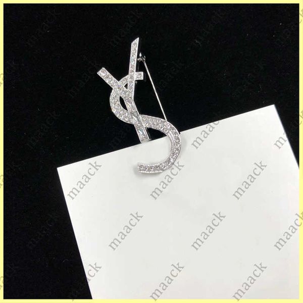 fashion luxury designer men women pins brooches diamond silver letter brooch pin for suit dress party letters y brooches 21091502r m230410, Gray
fashion luxury designer men women pins brooches diamond silver letter brooch pin for suit dress party letters y brooches 21091502r m230410, Gray