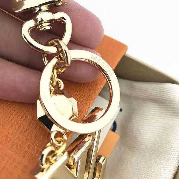 keychains fashion mans qualtiy alloy fashionable keychain stylish key buckle with box 2 df4q, Silver
keychains fashion mans qualtiy alloy fashionable keychain stylish key buckle with box 2 df4q, Silver