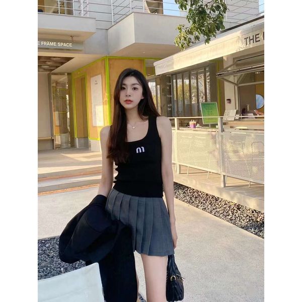 2023 new MU fashion women tank top non-sleeve pullover letter printing patchwork round neck leisure ladies tank top inner wear, Black
2023 new MU fashion women tank top non-sleeve pullover letter printing patchwork round neck leisure ladies tank top inner wear, Black
