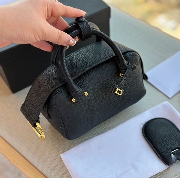 woman crossbody bag designer bag leather shoulder bag black handbag messenger bag mini bag fashion classic woman layer leather hobo bag 16cm
woman crossbody bag designer bag leather shoulder bag black handbag messenger bag mini bag fashion classic woman layer leather hobo bag 16cm