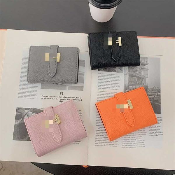 autumn and winter 2023 new i-button organ card bag small wallet business folder page college trend
autumn and winter 2023 new i-button organ card bag small wallet business folder page college trend