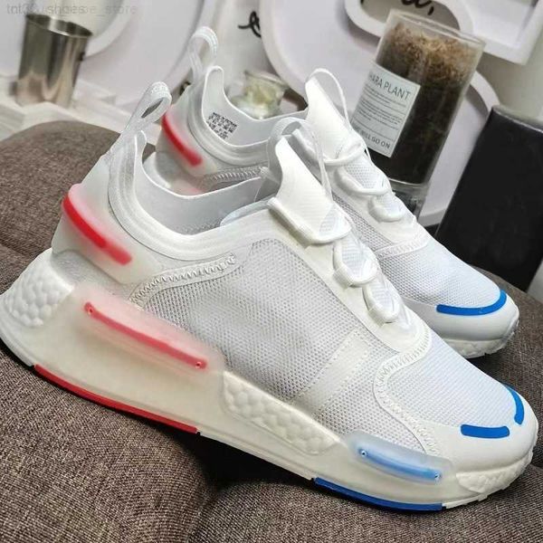 mens designer running shoes r1 v3 sneakers og white iridescen utility green triple black men women outdoor trainers size 36 - 45
mens designer running shoes r1 v3 sneakers og white iridescen utility green triple black men women outdoor trainers size 36 - 45
