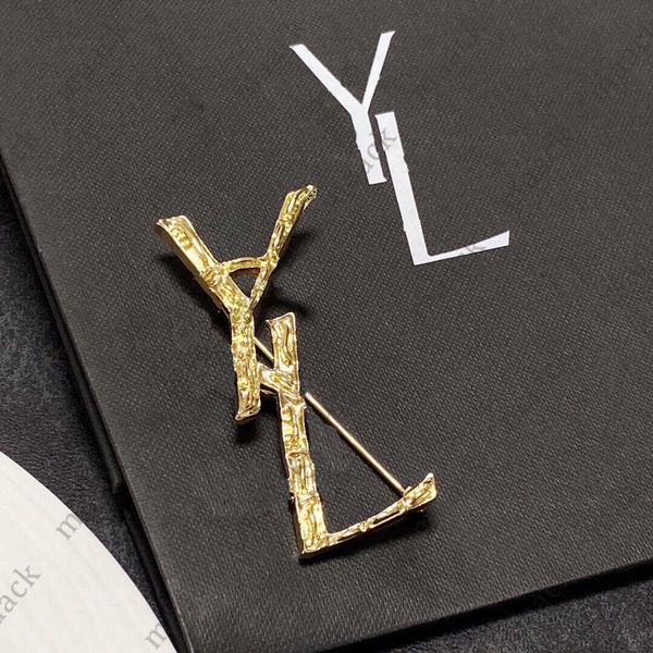 fashion designer brooch for women luxury gold jewelry ladies dress accessory pins womens breastpin leency brosche letter s m230410, Gray
fashion designer brooch for women luxury gold jewelry ladies dress accessory pins womens breastpin leency brosche letter s m230410, Gray