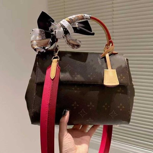 new women's bag portable large capacity shoulder old style flower cambridge fashion versatile wide strap temperament crossbody
new women's bag portable large capacity shoulder old style flower cambridge fashion versatile wide strap temperament crossbody