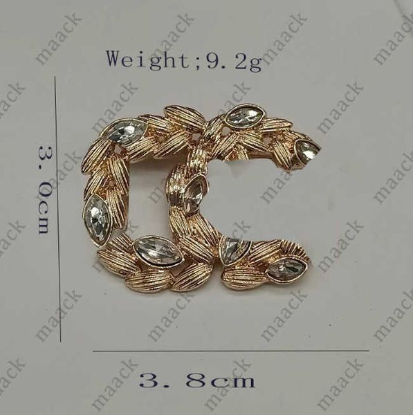 luxury designer brand letter brooches 18k gold plated silver women inlay crystal rhinestone charm suit pin gift jewelry m230410, Gray
luxury designer brand letter brooches 18k gold plated silver women inlay crystal rhinestone charm suit pin gift jewelry m230410, Gray