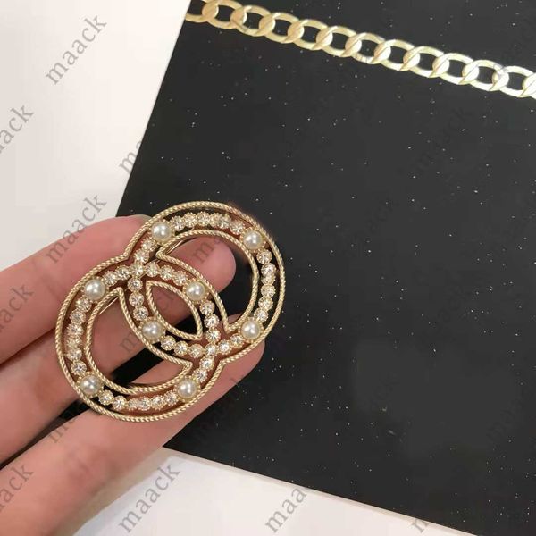 luxury designer pearl rhinestone suitable for suits high-quality fashion m230411, Gray
luxury designer pearl rhinestone suitable for suits high-quality fashion m230411, Gray