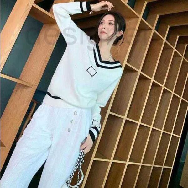 women's knits & tees designer fall fashion wear heart-shaped v-neck knit vertical alphabet embroidery soft and comfortable base high-qu, White
women's knits & tees designer fall fashion wear heart-shaped v-neck knit vertical alphabet embroidery soft and comfortable base high-qu, White