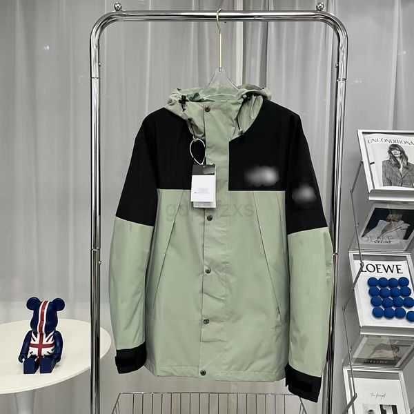 men's jackets american outdoor t classic mountain function windproof and waterproof splicing japanese retro hooded charge coat 2b58v, Black;brown
men's jackets american outdoor t classic mountain function windproof and waterproof splicing japanese retro hooded charge coat 2b58v, Black;brown
