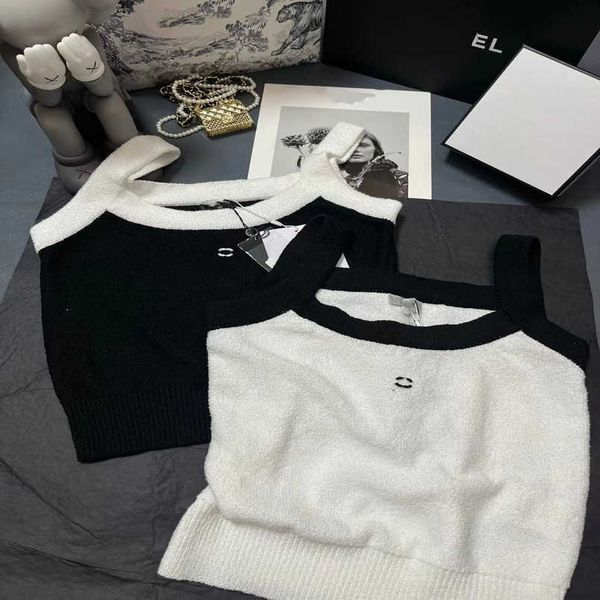 womens designer t shirt tracksuit shirt spring/summer 2023 fragrance small letters foreign contrast color panel u neck strap knit, White;black
womens designer t shirt tracksuit shirt spring/summer 2023 fragrance small letters foreign contrast color panel u neck strap knit, White;black