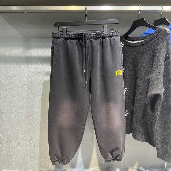 2023 new women's tshirt shirt quality family autumn terry guard left letter tear glue print wash water abrasion pants, White;black
2023 new women's tshirt shirt quality family autumn terry guard left letter tear glue print wash water abrasion pants, White;black
