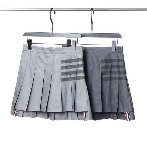 new browin tb woven pleat four bar stripe short high waist anti spot a-line skirt skirts for women, Black
new browin tb woven pleat four bar stripe short high waist anti spot a-line skirt skirts for women, Black