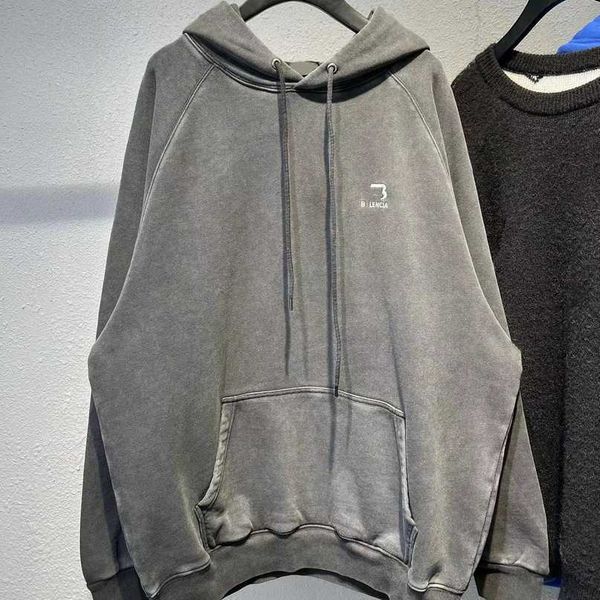 designer new women t shirt shirt different from original quality of the market autumn winter simple family embroidered hooded loose long-sle, Black
designer new women t shirt shirt different from original quality of the market autumn winter simple family embroidered hooded loose long-sle, Black