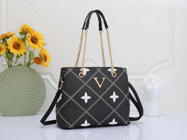 mt luxury designer bag messenger one shoulder handbag high-quality purse women's high-quality fashion purse tramp purse famous designer
mt luxury designer bag messenger one shoulder handbag high-quality purse women's high-quality fashion purse tramp purse famous designer